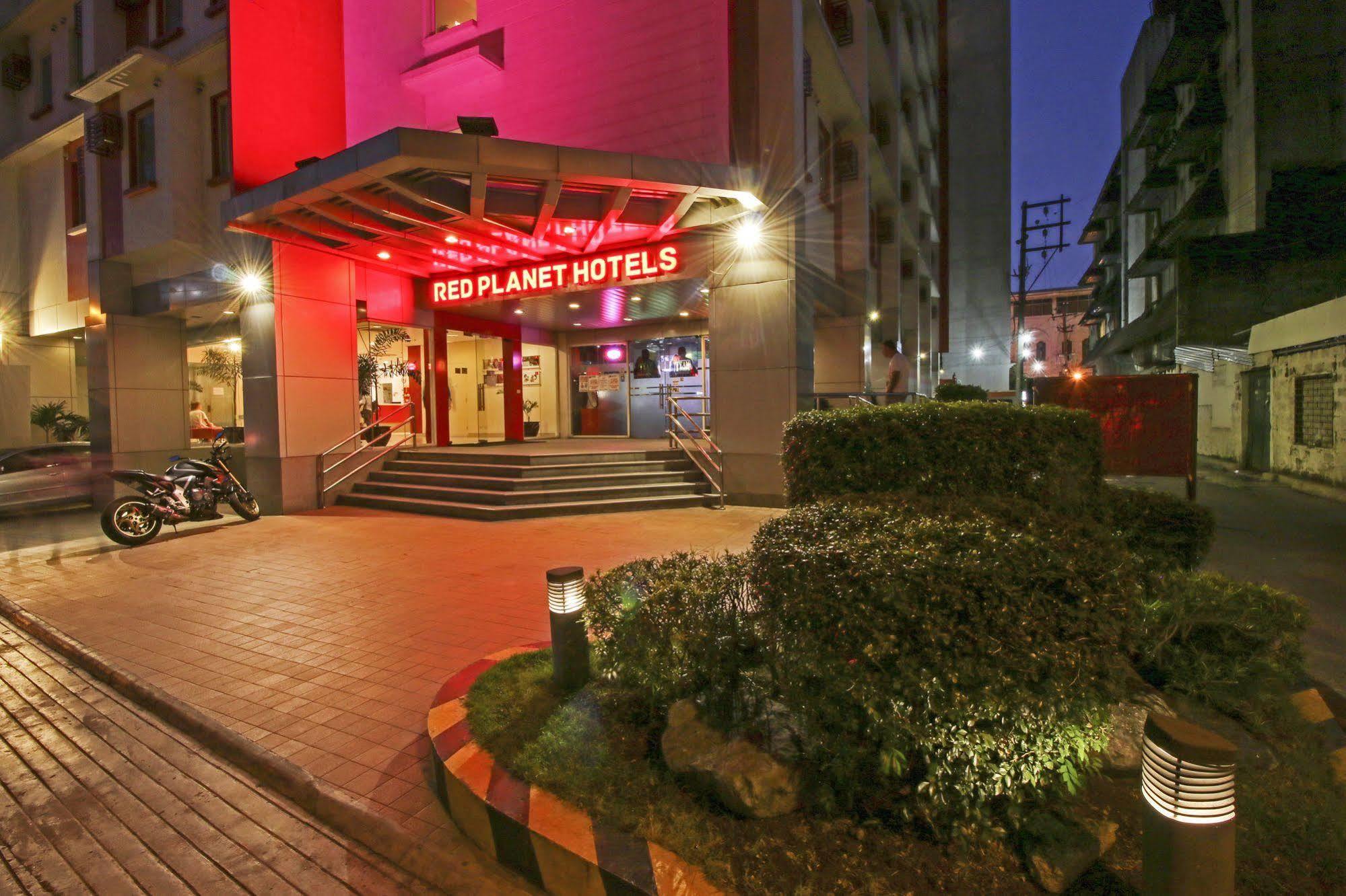 Отель Red Planet Makati Avenue Manila Макати Экстерьер фото